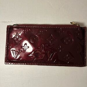 burgandy wallet